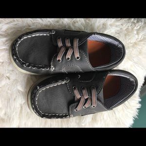 Eddie Bauer boys shoes sz 10